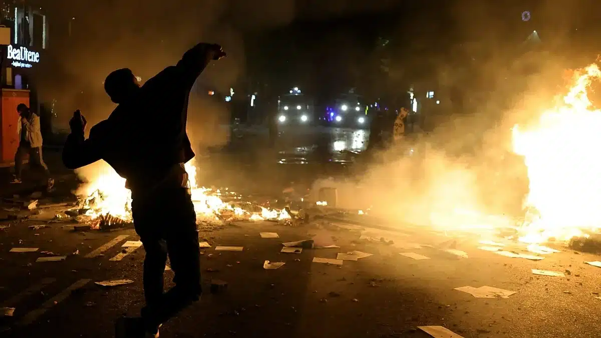 Video. Albania: Student protests in Tirana turn violent as ...