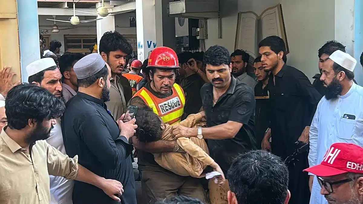 Video. Pakistan: Classrooms reduced to rubble in deadly school ...