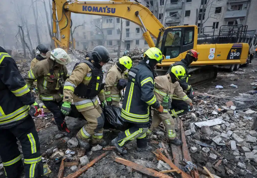 Russian missile hits apartment building in Ukraine's Kharkiv ...