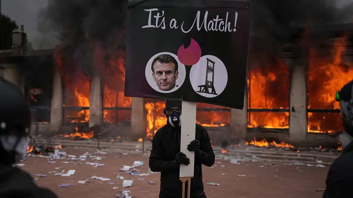 Paris police issue overnight curfew in 2 areas of French capital ...